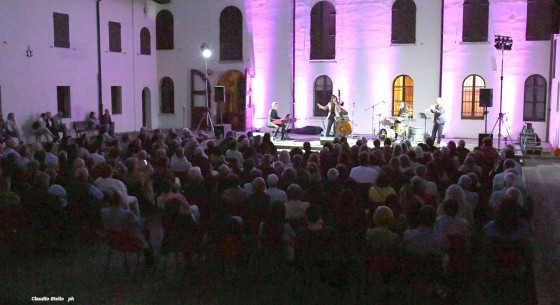 Una serata di musica, emozioni e solidarietà all'Arena Cecchini di Cordovado